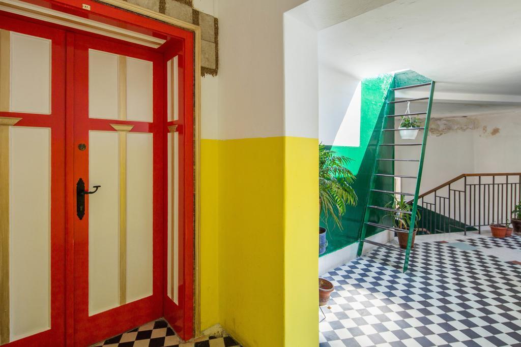 Guest House Roman Horizon Split Exterior photo