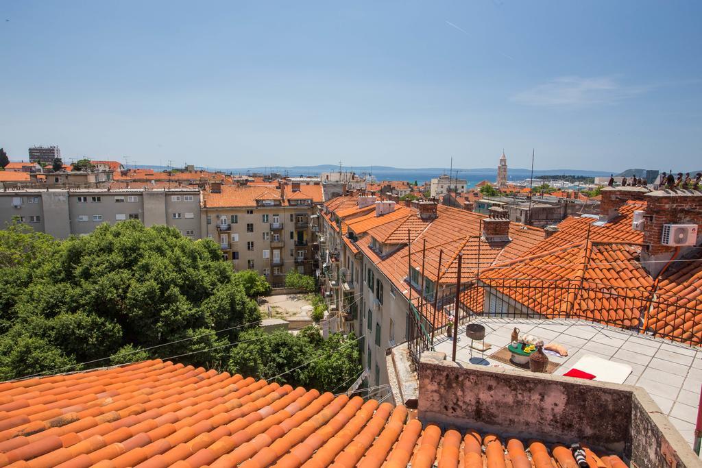 Guest House Roman Horizon Split Exterior photo